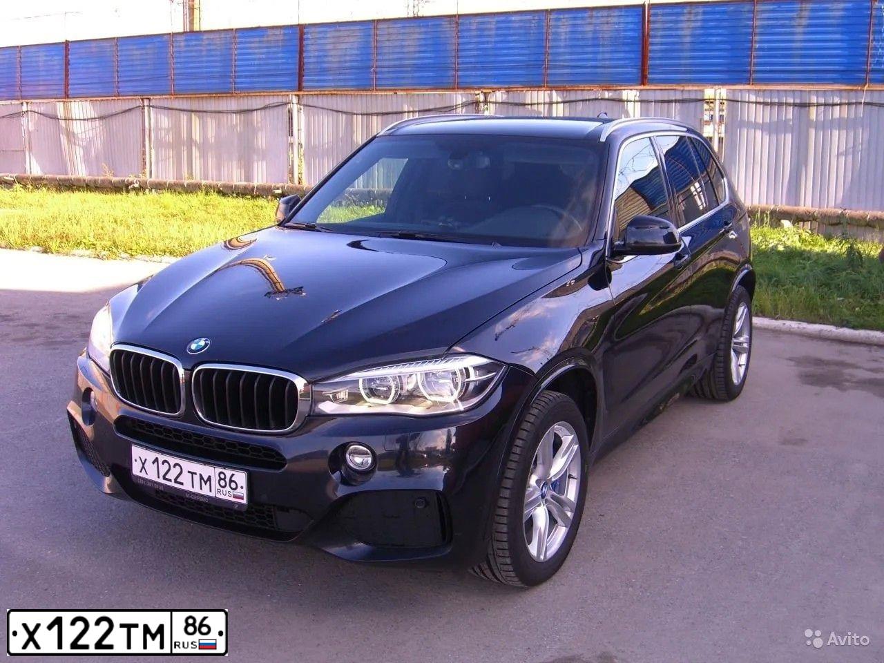 Фото автомобиля BMW X5, 2013 — госномер В555ТУ190. Цвет: Темно-синий