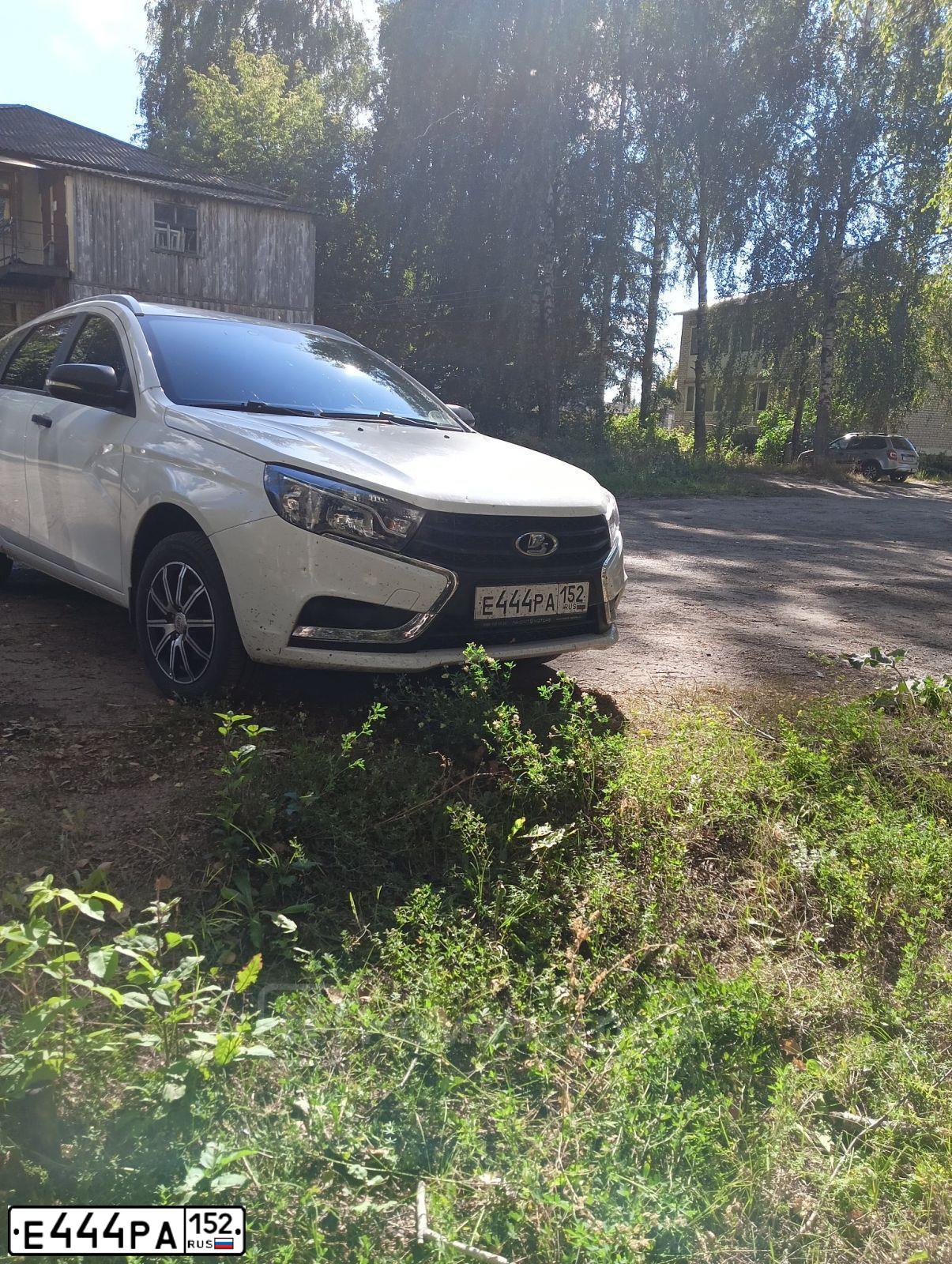 Фото автомобиля LADA 2115 SAMARA, 2011 — госномер Е444РА152. Цвет: синий