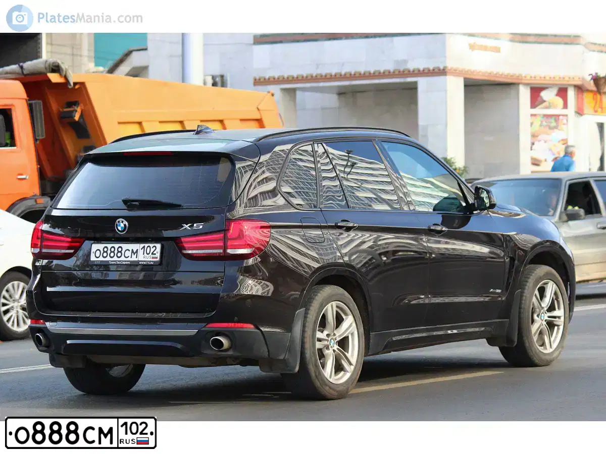 Фото автомобиля BMW X5, 2014 — госномер О888СМ102. Цвет: КОРИЧНЕВЫЙ