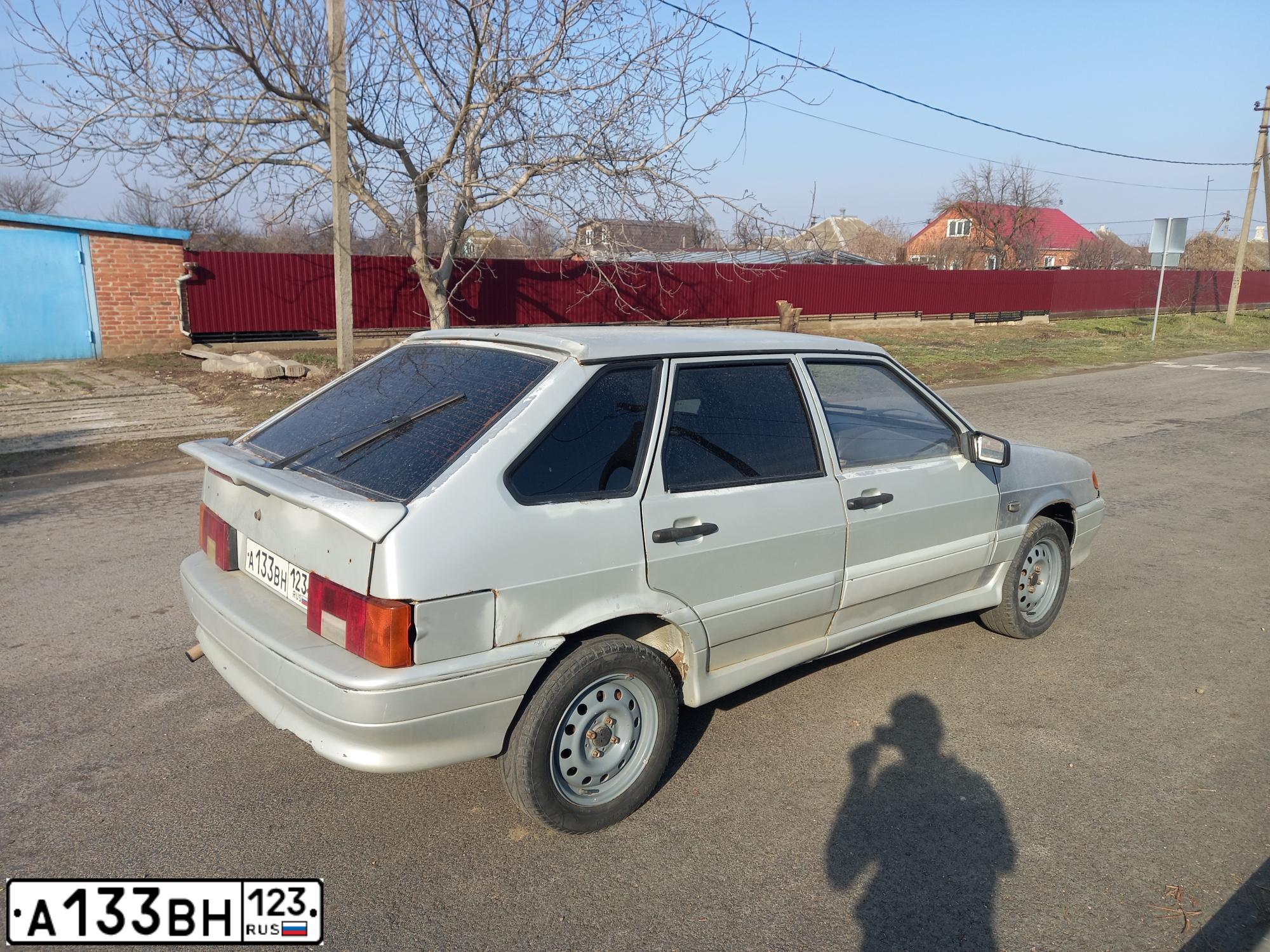 Фото автомобиля LADA 2114 SAMARA, 2006 — госномер Н677МХ102. Цвет: МОЛОЧНО-БЕЛЫЙ СЕРЕБРИСТЫЙ
