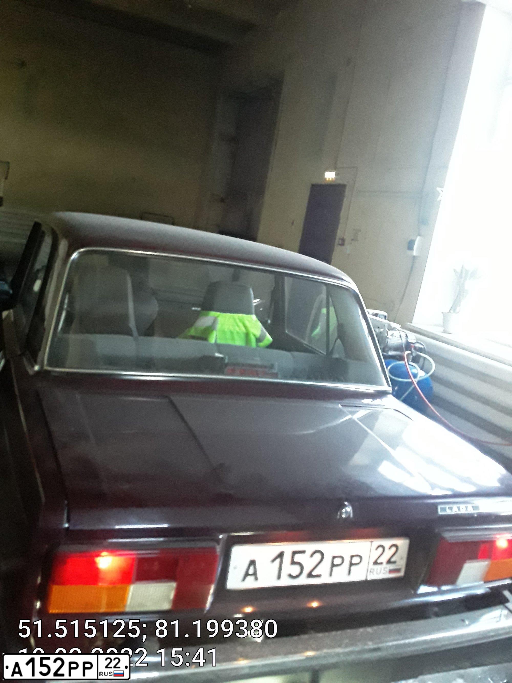 Фото автомобиля LADA 2105 LADA, 2008 — госномер Н862ХС70. Цвет: ТЕМНО-ВИШНЕВЫЙ