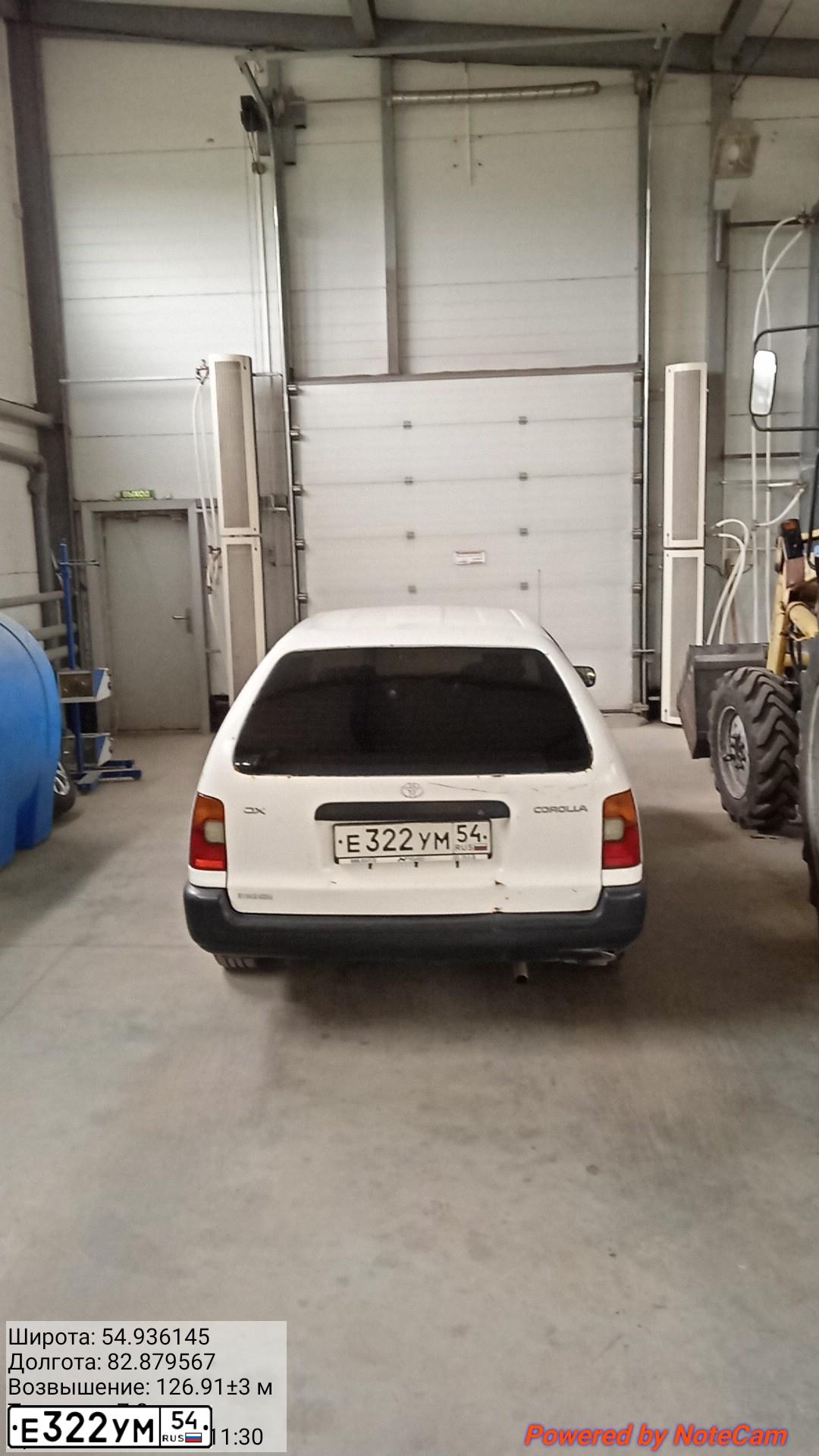 Фото автомобиля TOYOTA COROLLA, 2000 — госномер Е322УМ54