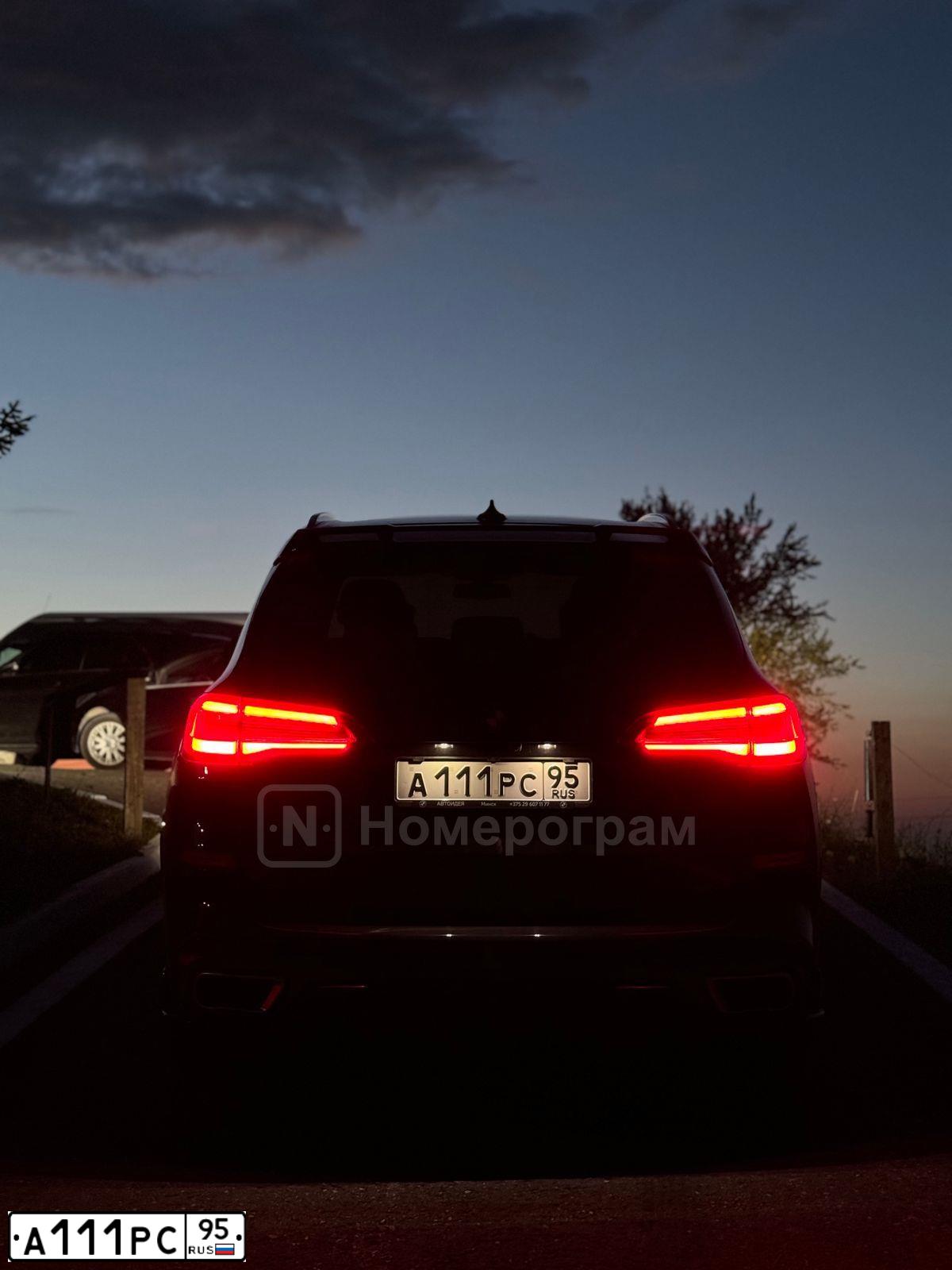 Фото автомобиля TOYOTA CAMRY, 2019 — госномер А111РС95. Цвет: ЧЕРНЫЙ МЕТАЛЛИК
