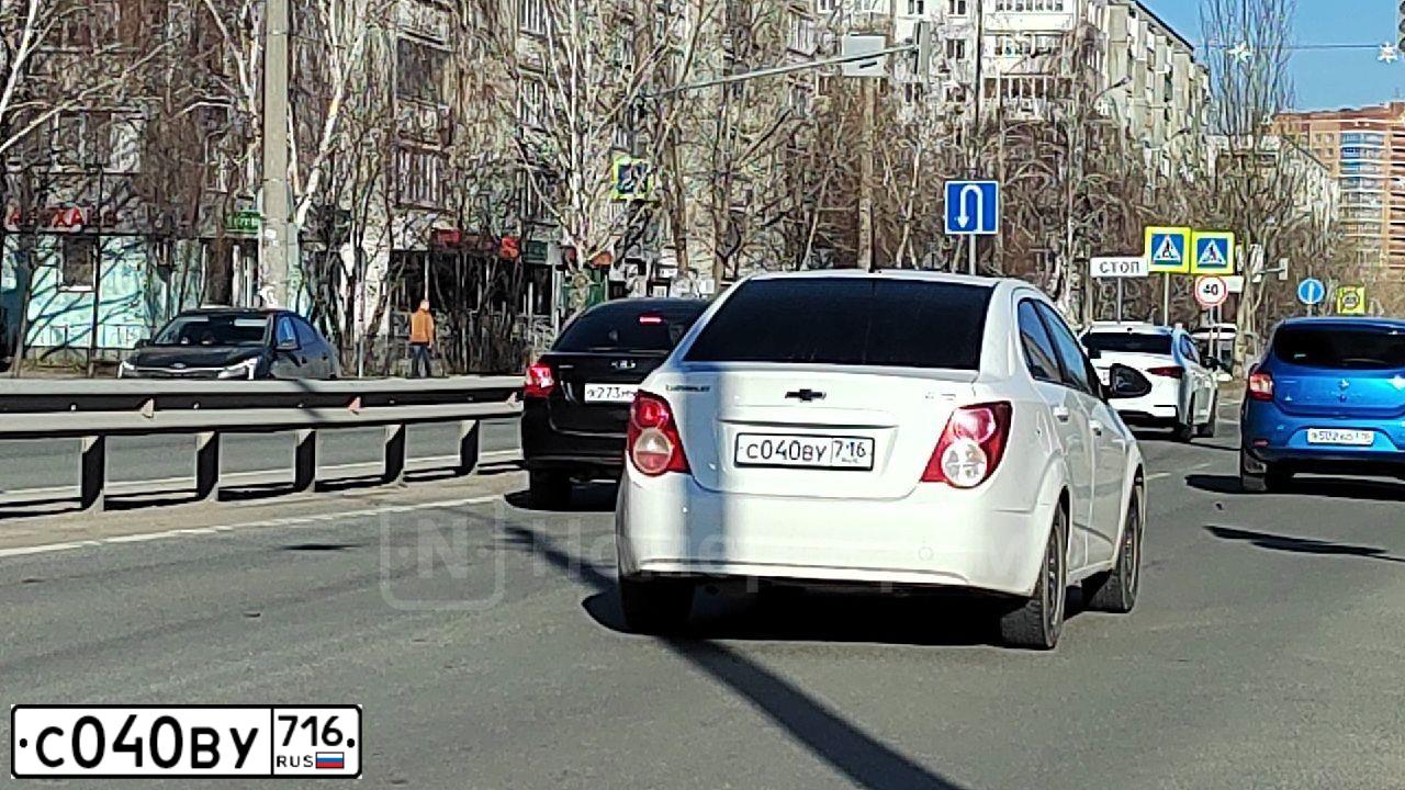 Фото автомобиля CHEVROLET AVEO, 2014 — госномер С040ВУ716. Цвет: Белый