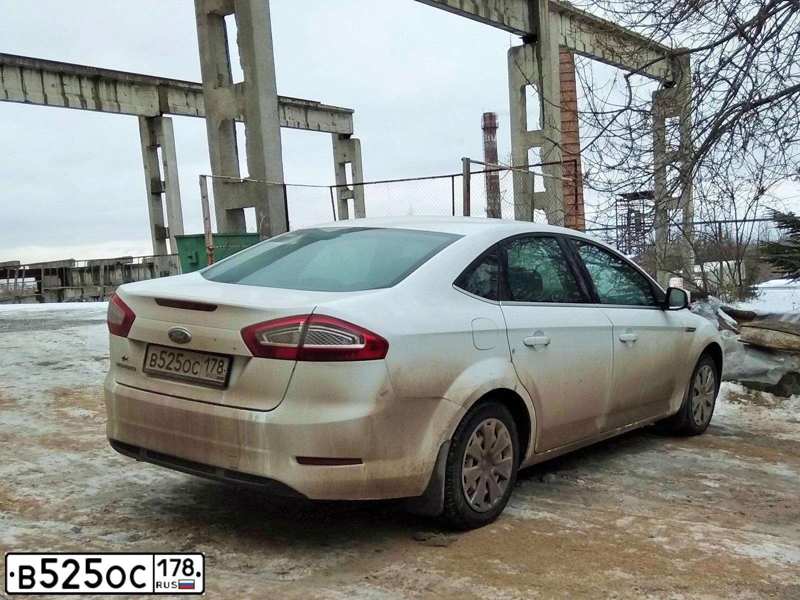 Фото автомобиля FORD MONDEO, 2013 — госномер В525ОС178. Цвет: БЕЛЫЙ