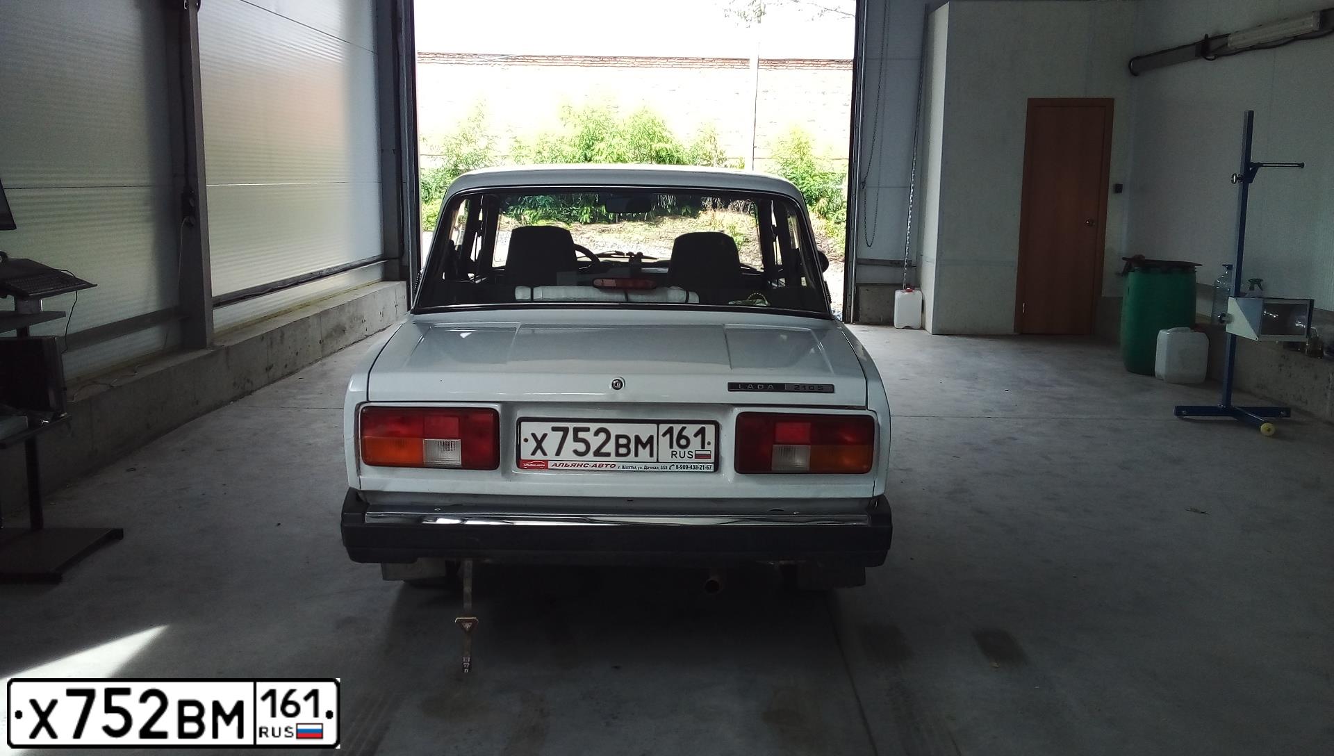 Фото автомобиля LADA 2105, 2008 — госномер С195АМ180. Цвет: ЯРКО-БЕЛЫЙ