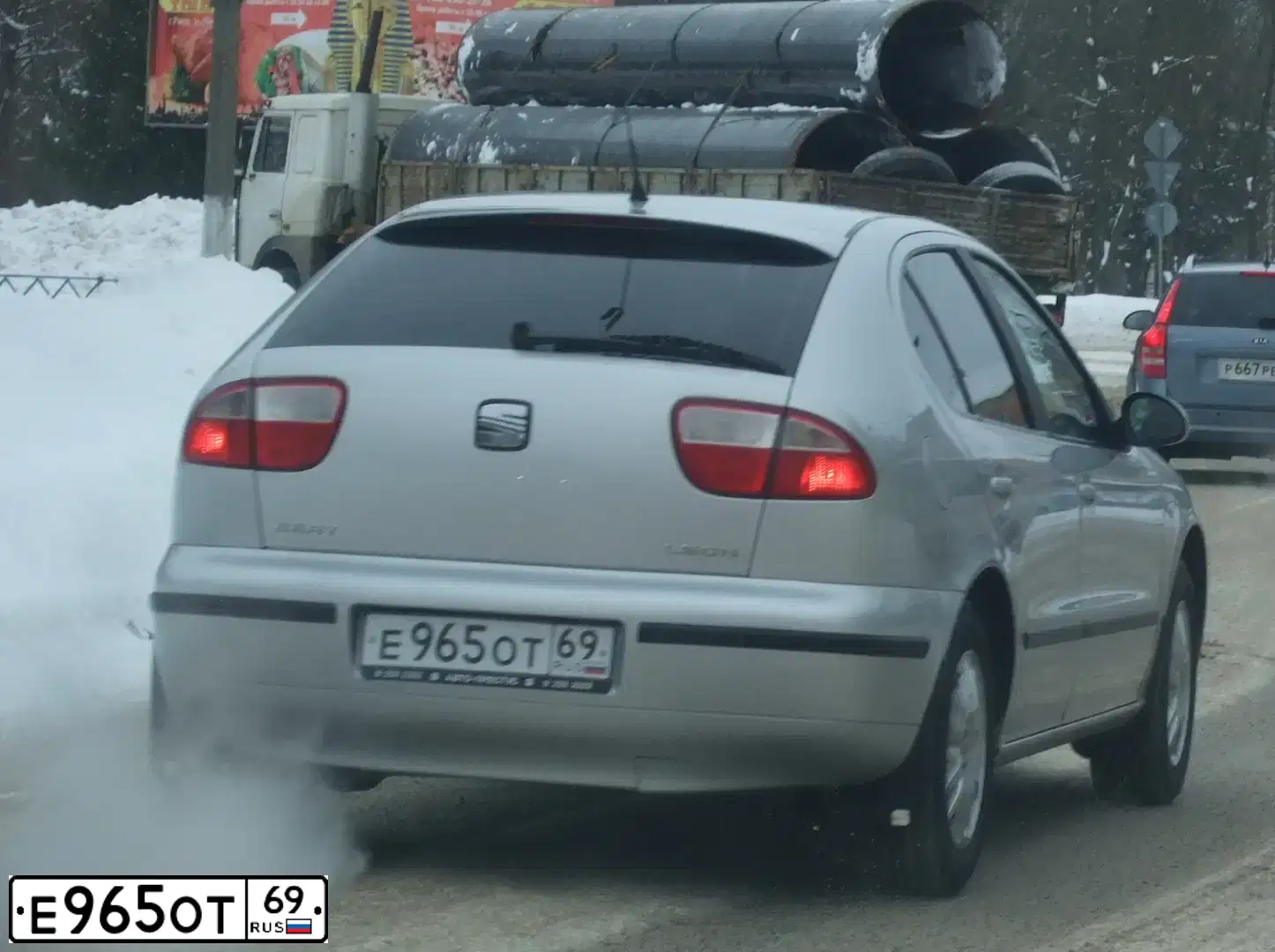 Фото автомобиля SEAT LEON, 2003 — госномер Е965ОТ69. Цвет: БЕЛЫЙ СЕРЕБРИСТЫЙ