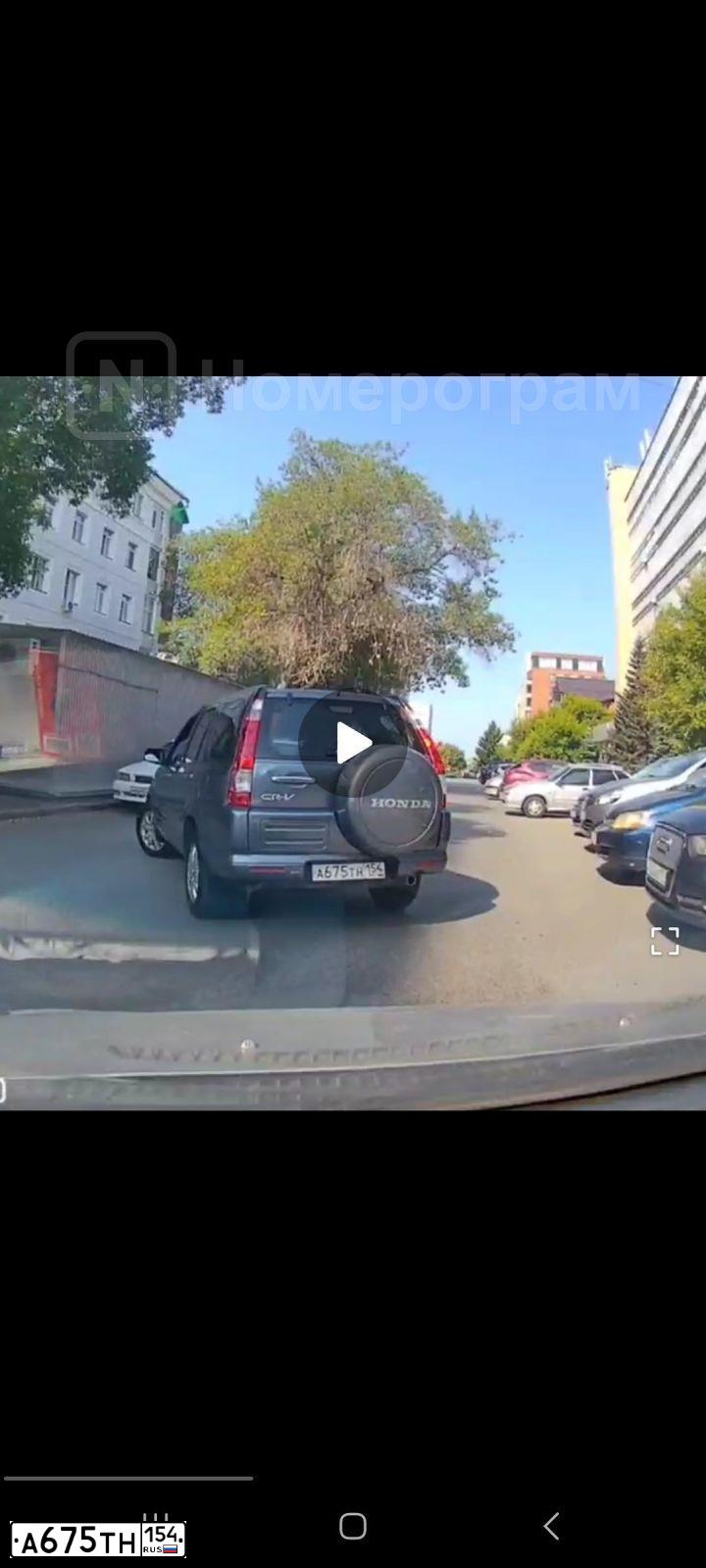Фото автомобиля HONDA CR-V, 2006 — госномер Х771ОУ72. Цвет: СЕРЫЙ