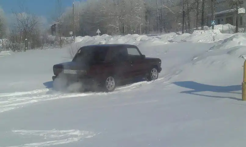 Фото автомобиля LADA 2109 SAMARA, 2003 — госномер О763ММ159. Цвет: ГРАФИТОВЫЙ МЕТАЛЛИК