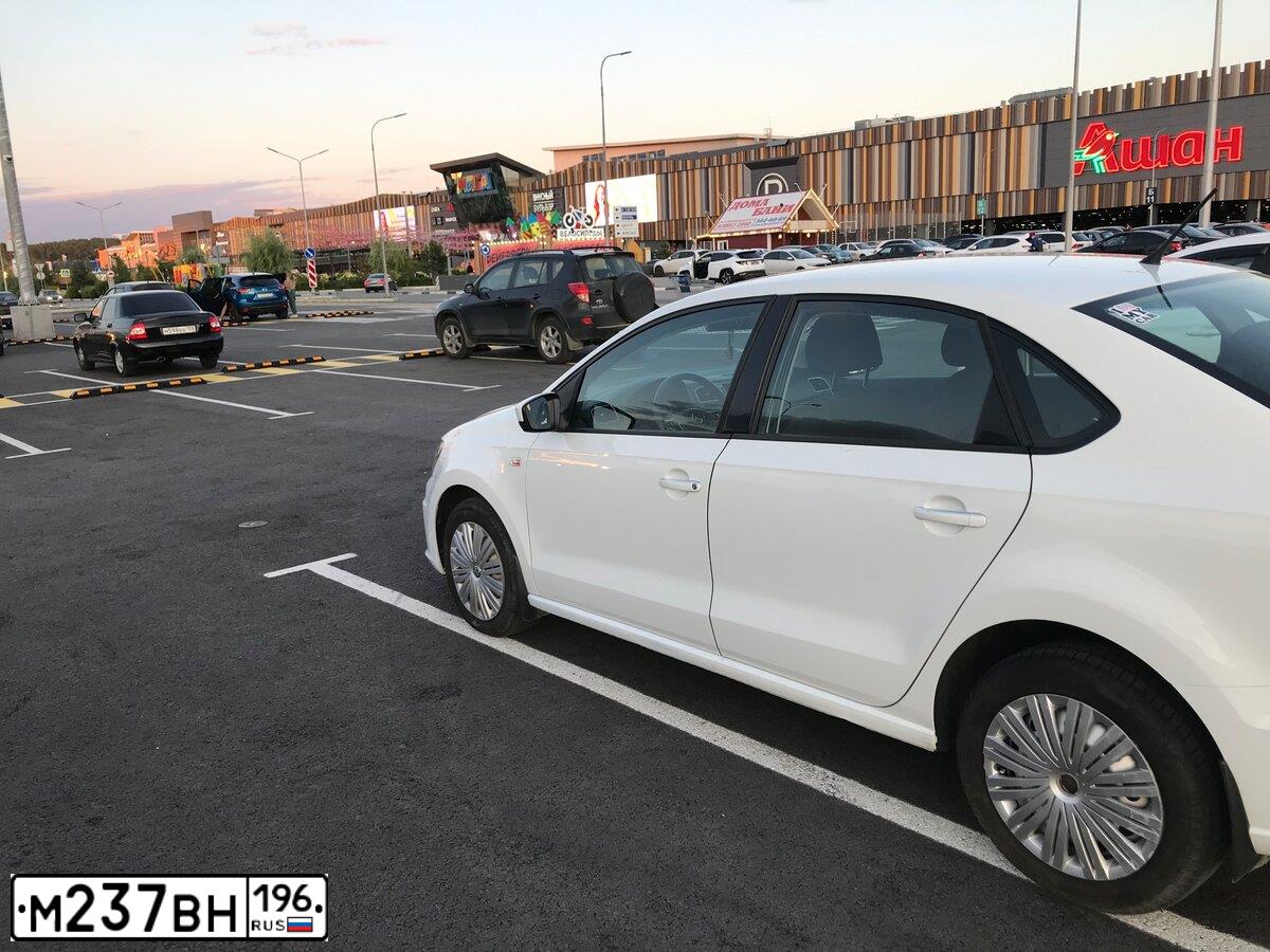 Фото автомобиля BMW X3, 2019 — госномер М237ВН196. Цвет: СВЕТЛО СЕРЫЙ