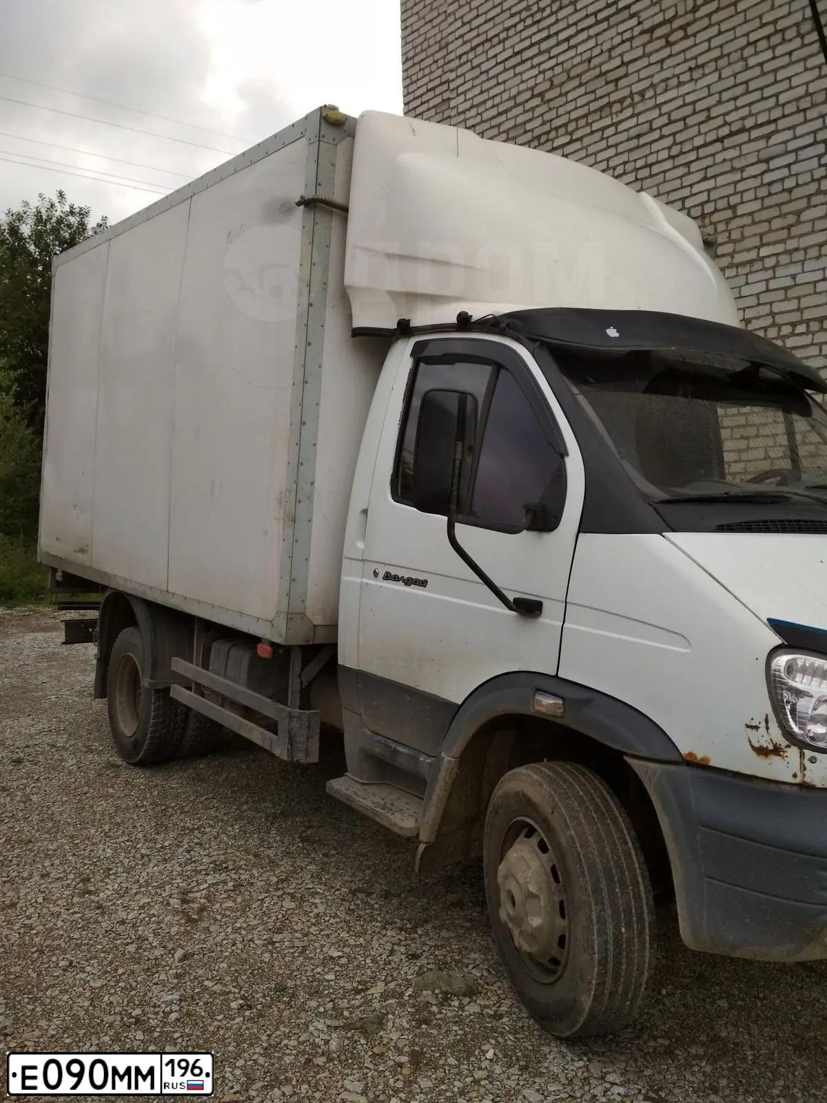 Фото автомобиля GAZ Z 3310 WALDAI, 2007 — госномер Е090ММ196. Цвет: БЕЛЫЙ