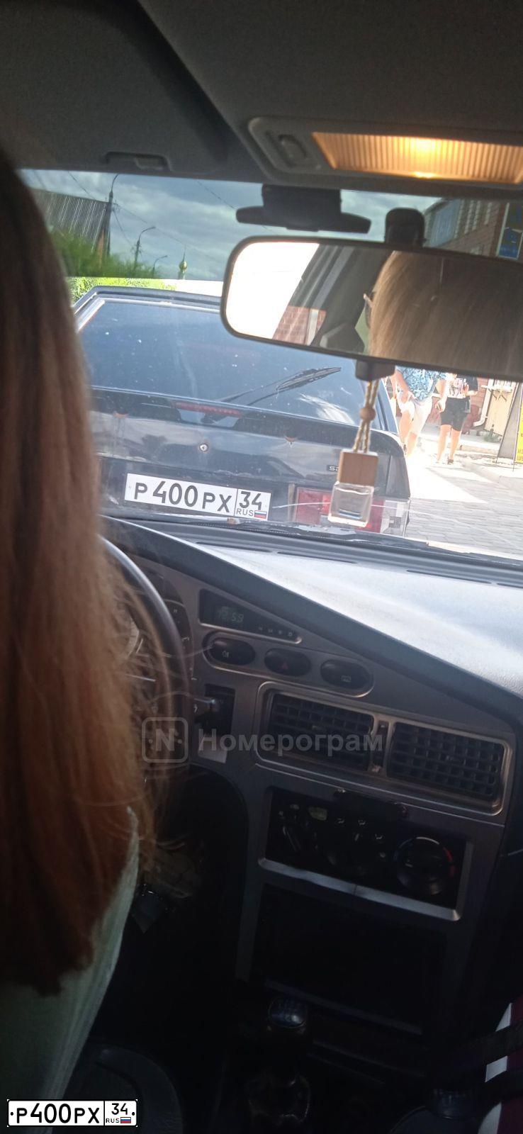Фото автомобиля VOLKSWAGEN TRANSPORTER, 1991 — госномер К234СР134. Цвет: Красный