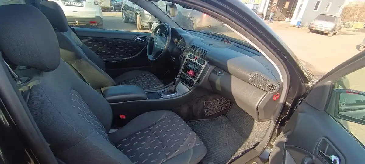 Фото автомобиля HONDA CR-V, 2014 — госномер А050АР67. Цвет: Белый