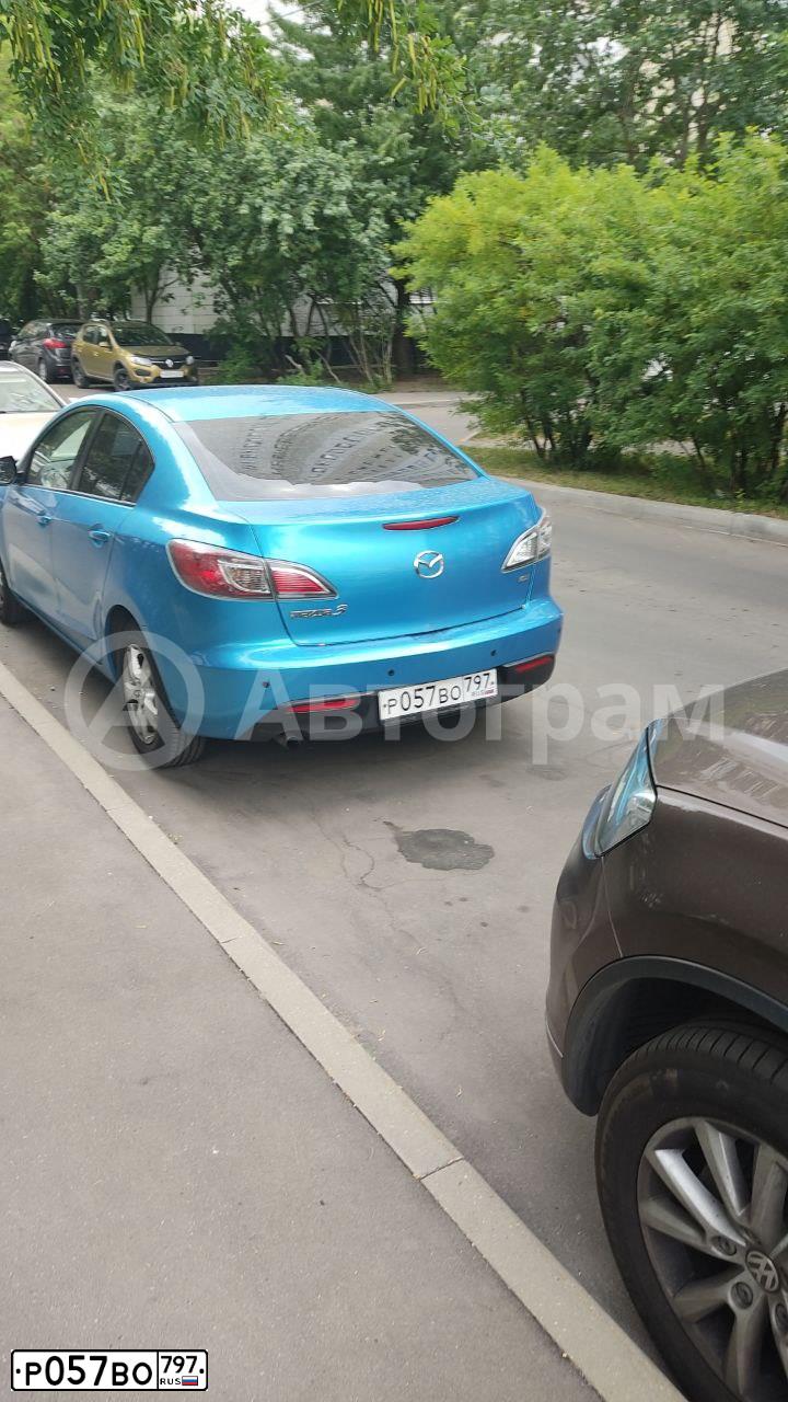 Фото автомобиля MAZDA 3, 2010 — госномер В333КЕ197. Цвет: голубой