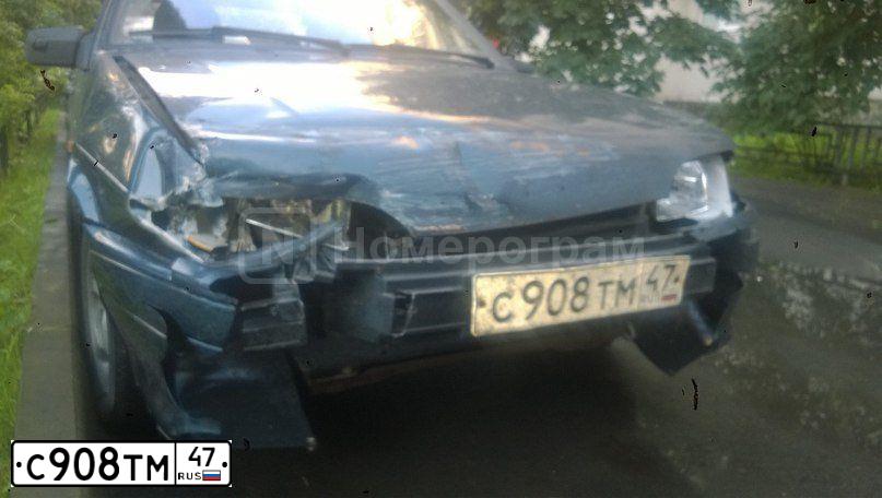 Фото автомобиля LADA 2114 SAMARA, 2007 — госномер С908ТМ47. Цвет: Темно-зеленый