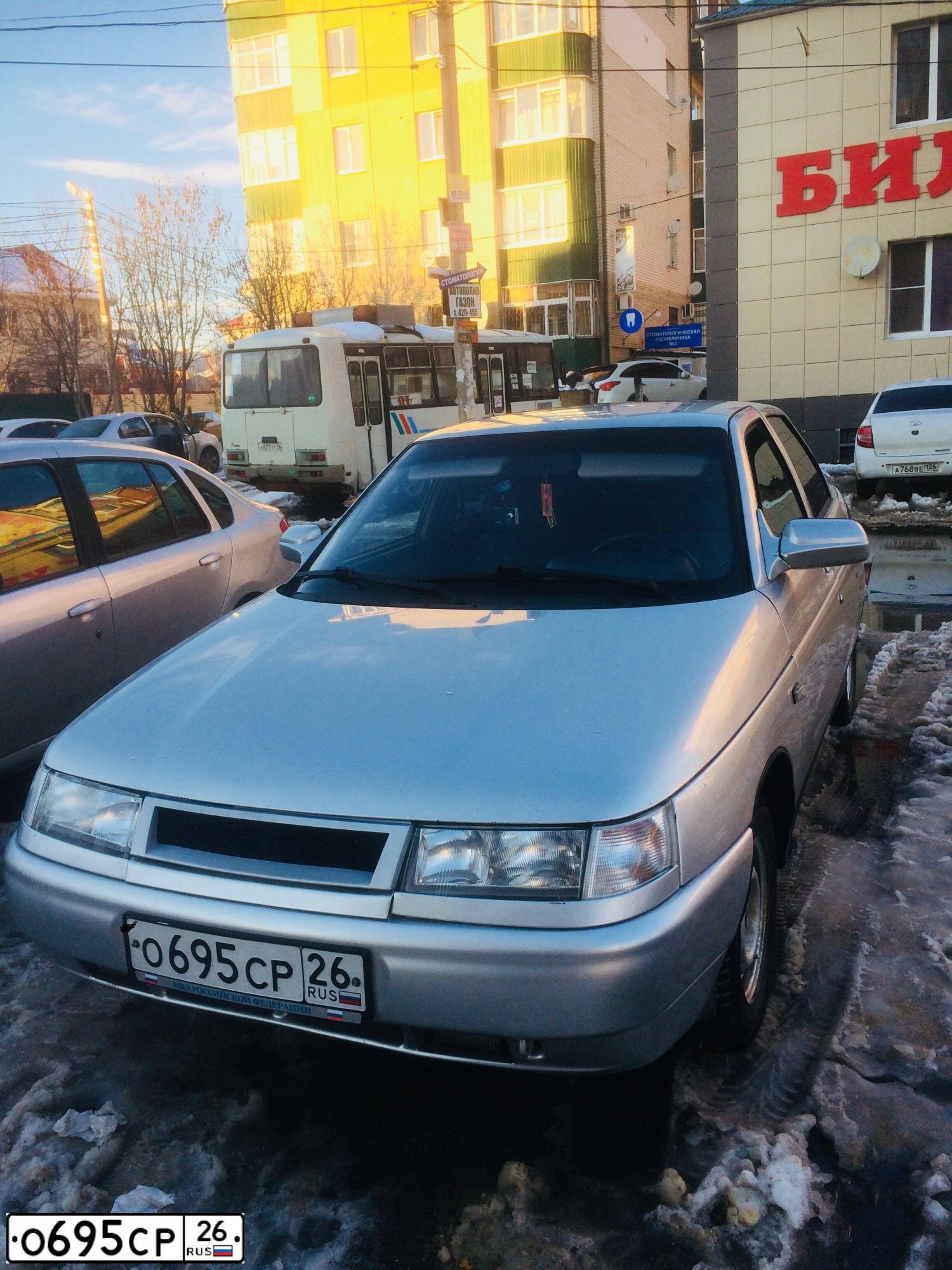 Фото автомобиля LADA 2110, 2004 — госномер Н625КО15. Цвет: СНЕЖНАЯ КОРОЛЕВА