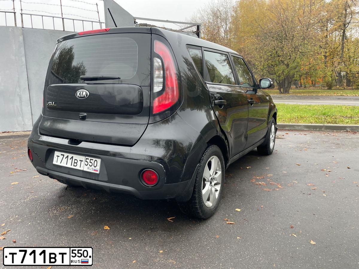 Фото автомобиля KIA SOUL, 2018 — госномер Т711ВТ550. Цвет: ЧЕРНЫЙ
