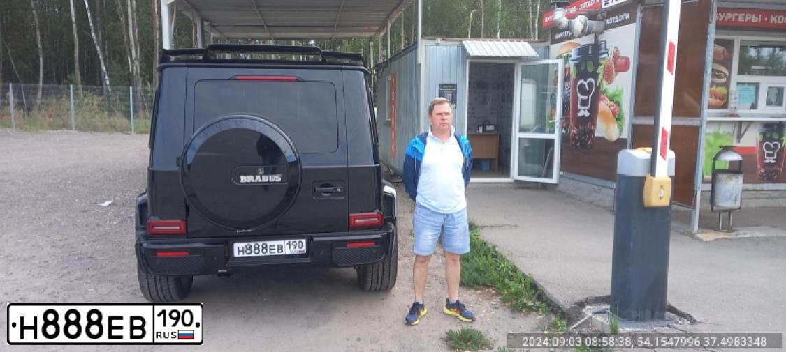 Фото автомобиля MERCEDES G-KLASSE, 2019 — госномер М077КХ77. Цвет: ЧЕРНЫЙ