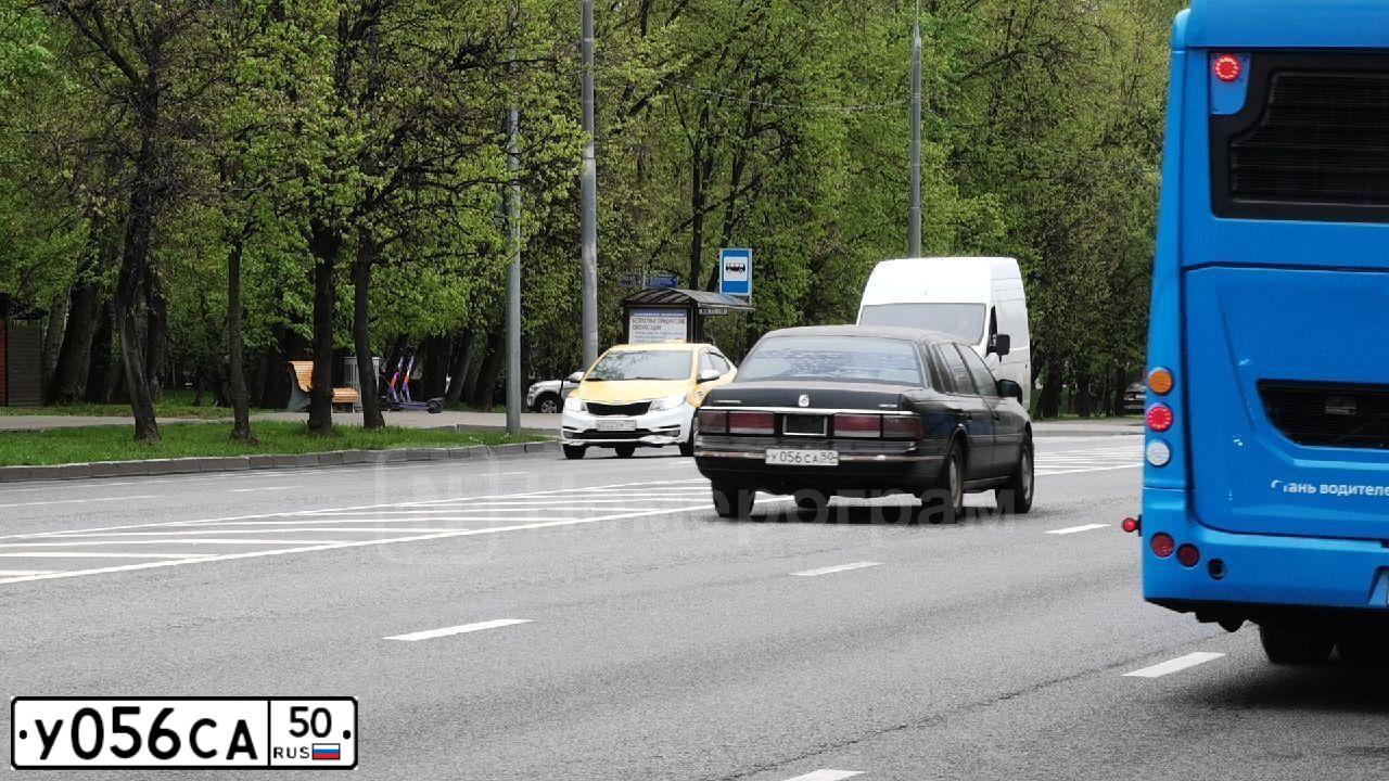 Фото автомобиля ЛИНКОЛЬН КОНТИНЕНТАЛЬ, 1988 — госномер С408КН977. Цвет: ЧЕРНЫЙ