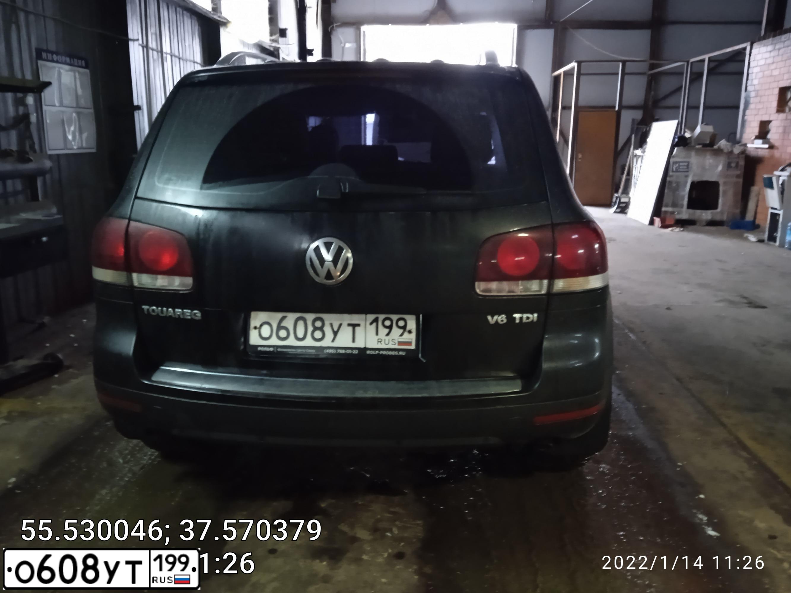 Фото автомобиля VOLKSWAGEN TOUAREG, 2010 — госномер Е778ВВ799