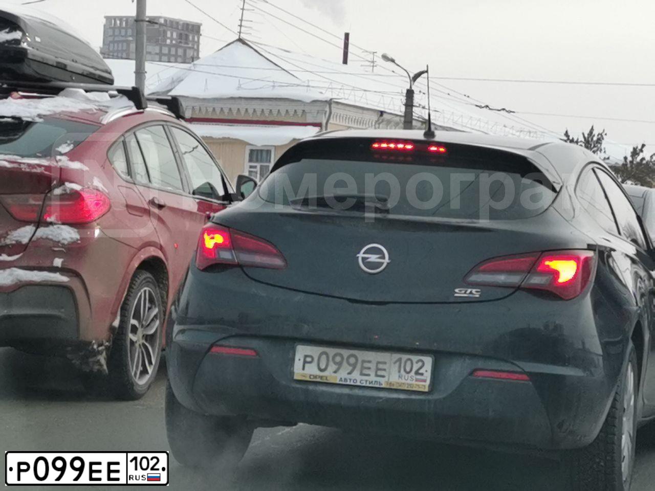Фото автомобиля TOYOTA CAMRY, 2019 — госномер Р099ЕЕ102. Цвет: Белый