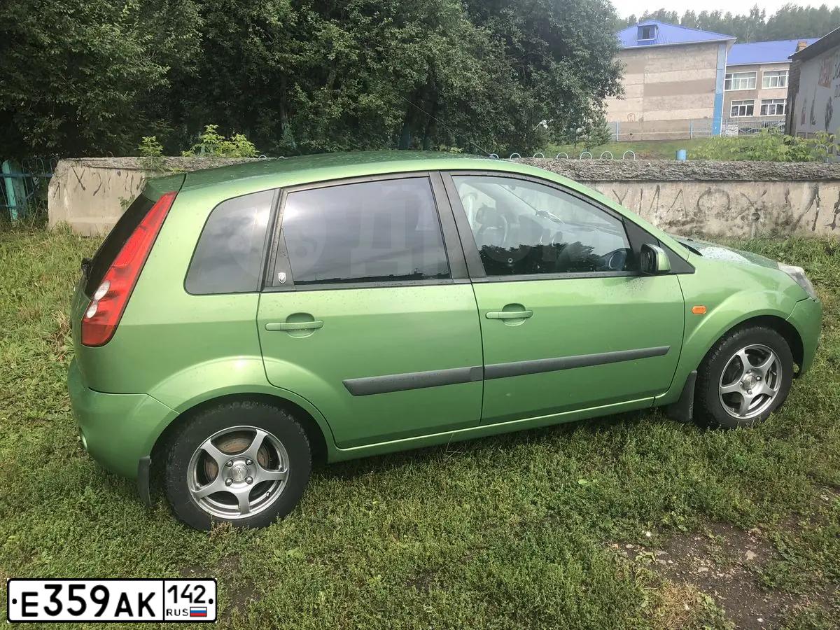 Фото автомобиля FORD FIESTA / ASPIRE, 2007 — госномер А677НН116. Цвет: ЗЕЛЕНЫЙ