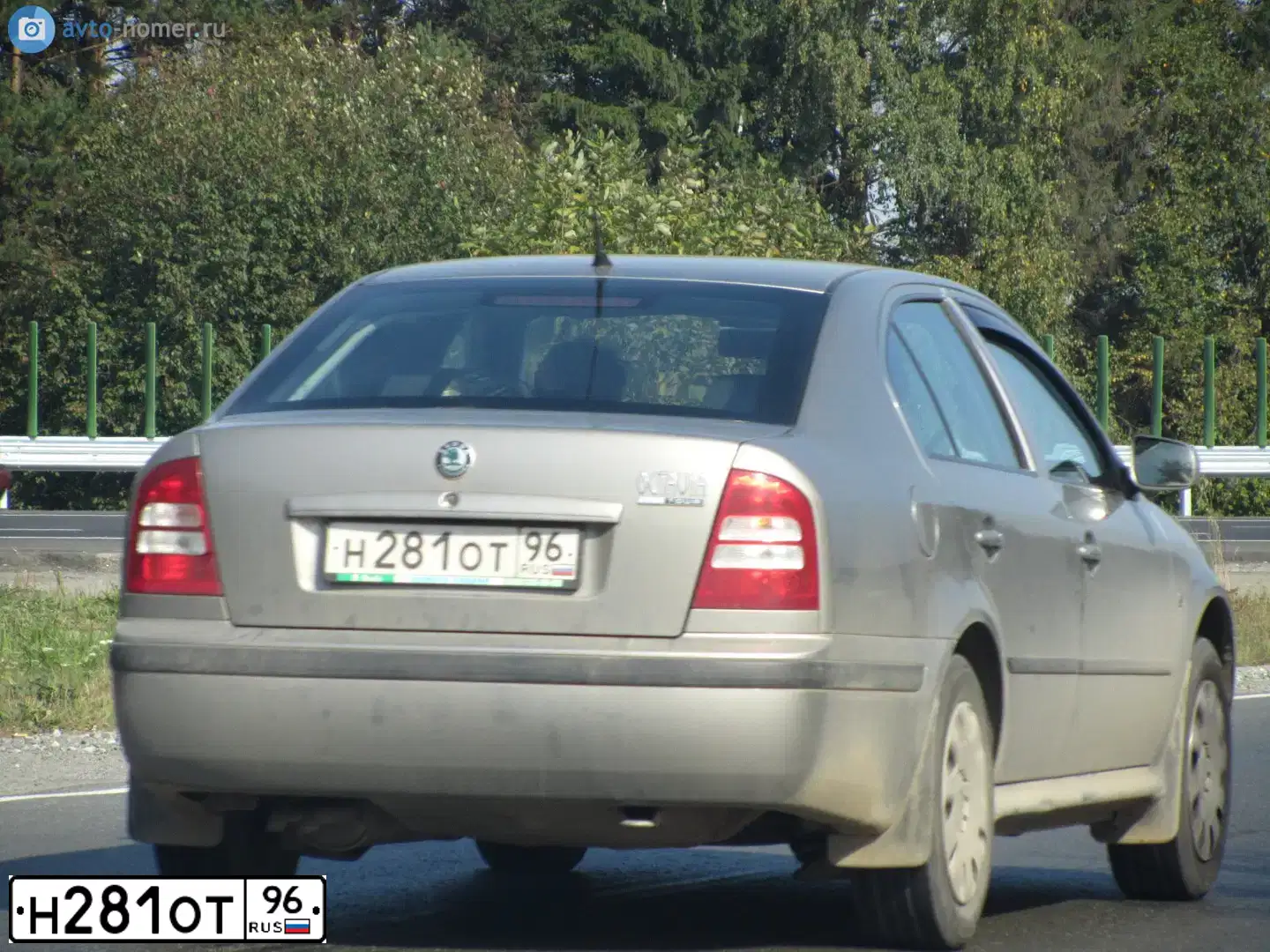 Фото автомобиля SKODA OCTAVIA, 2008 — госномер Н281ОТ96. Цвет: СЕРЫЙ