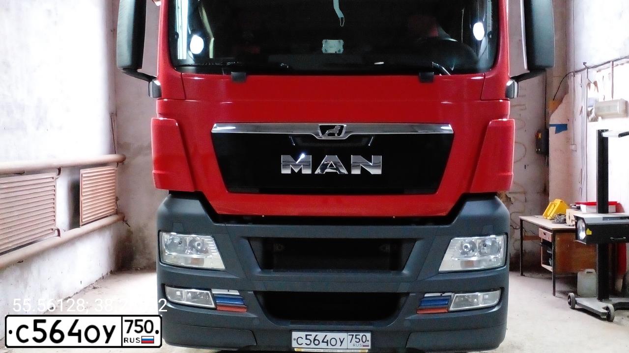 Фото автомобиля MAN TGX 18.XXX /4X2/, 2017 — госномер С564ОУ750. Цвет: КРАСНЫЙ
