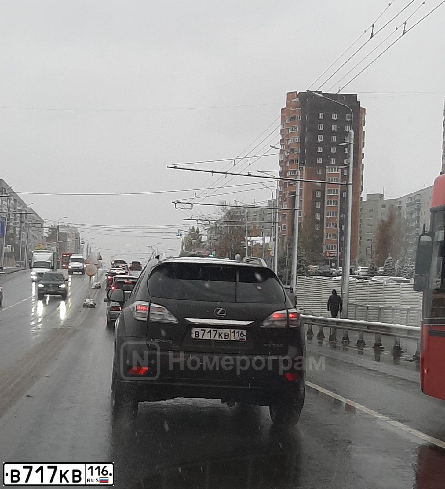 Фото автомобиля JEEP GRAND CHEROKEE, 2001 — госномер В717КВ16. Цвет: ЧЕРНЫЙ