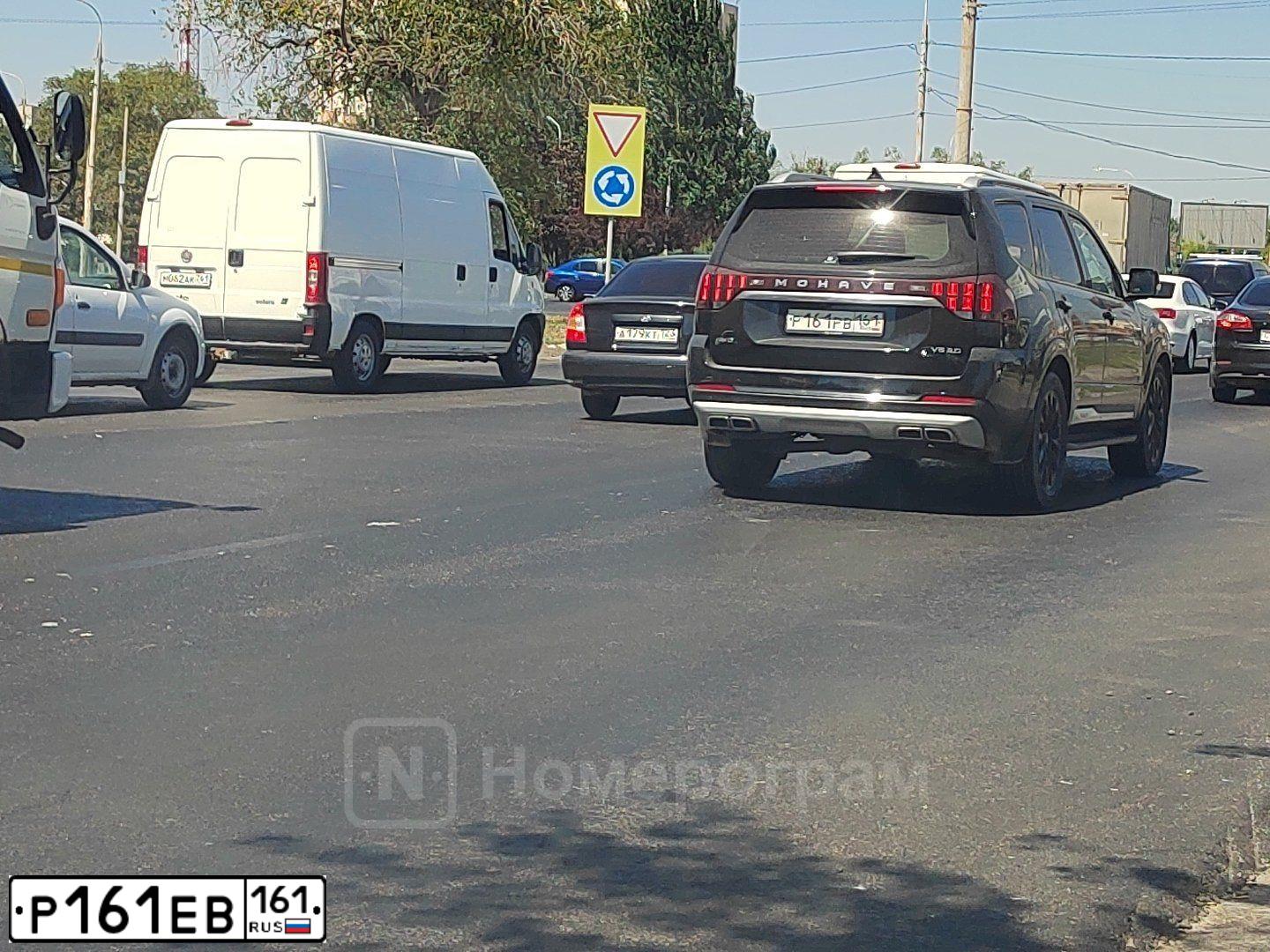 Фото автомобиля LADA 2106, 1993 — госномер Р161ЕВ61. Цвет: САФАРИ