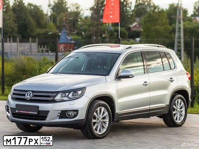 Фото автомобиля VOLKSWAGEN TIGUAN, 2013 — госномер В953КМ977. Цвет: СЕРЕБРИСТЫЙ