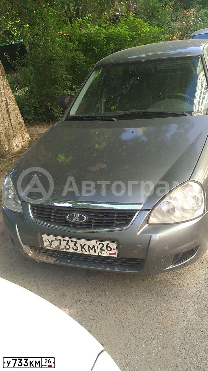 Фото автомобиля LADA 2172 PRIORA, 2010 — госномер У733КМ26. Цвет: средний серо-зеленый металлик