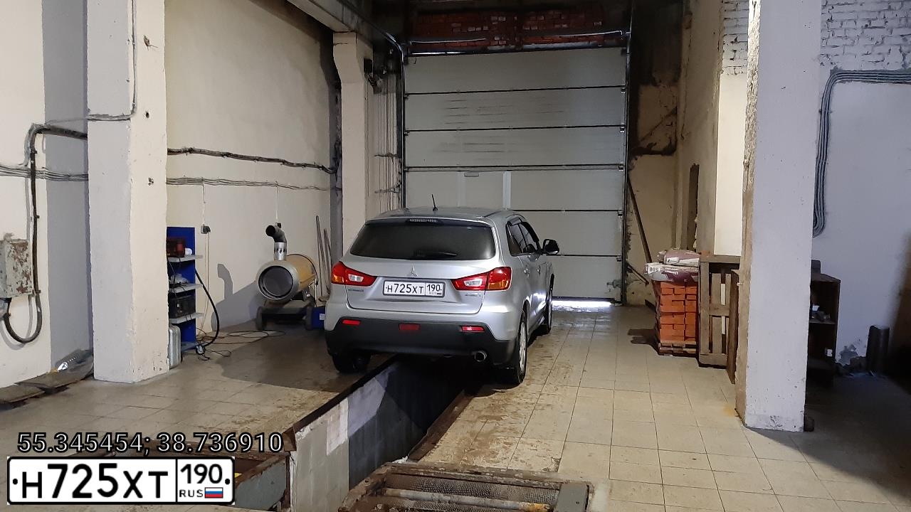 Фото автомобиля MITSUBISHI ASX, 2012 — госномер Н725ХТ190. Цвет: СЕРЕБРИСТЫЙ