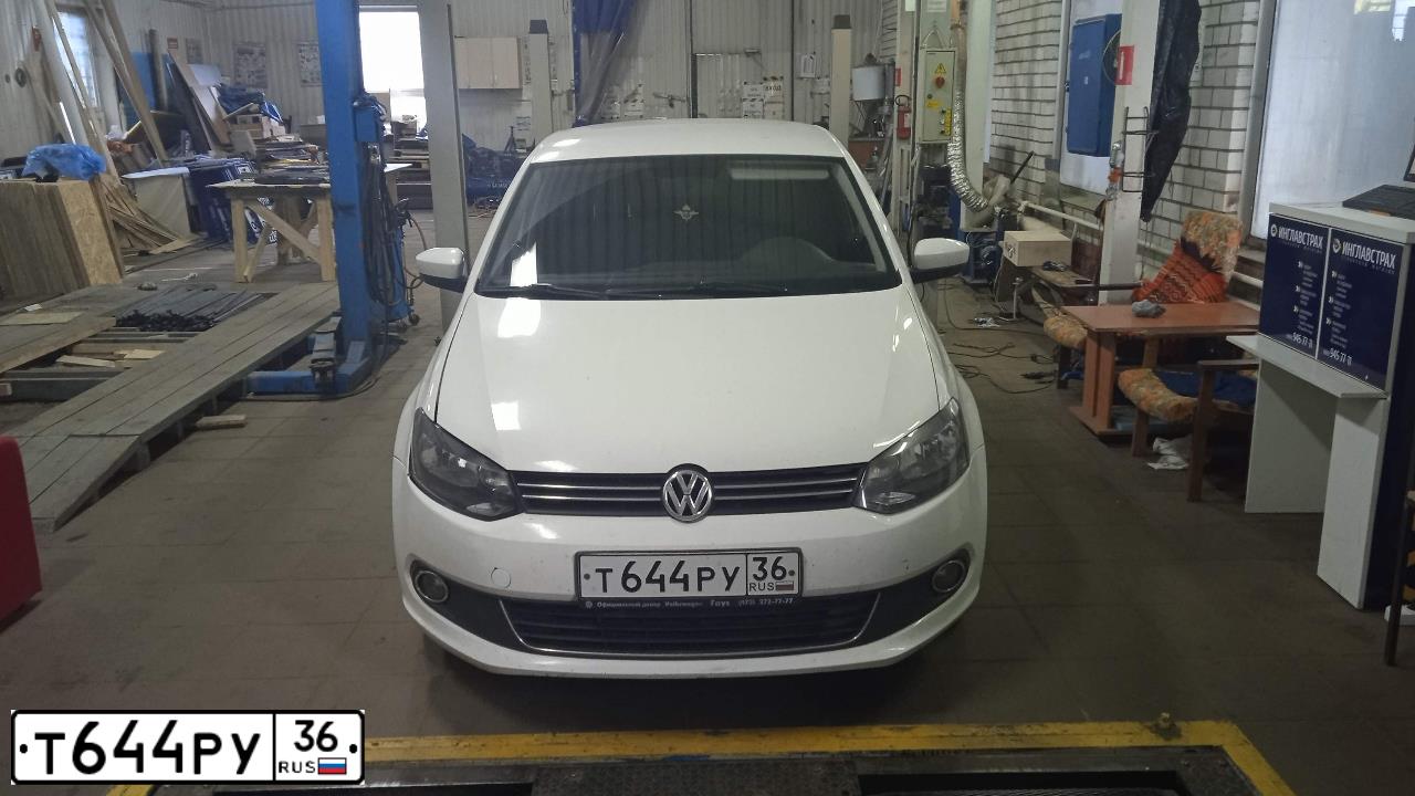 Фото автомобиля VOLKSWAGEN POLO, 2012 — госномер Т644РУ36. Цвет: БЕЛЫЙ