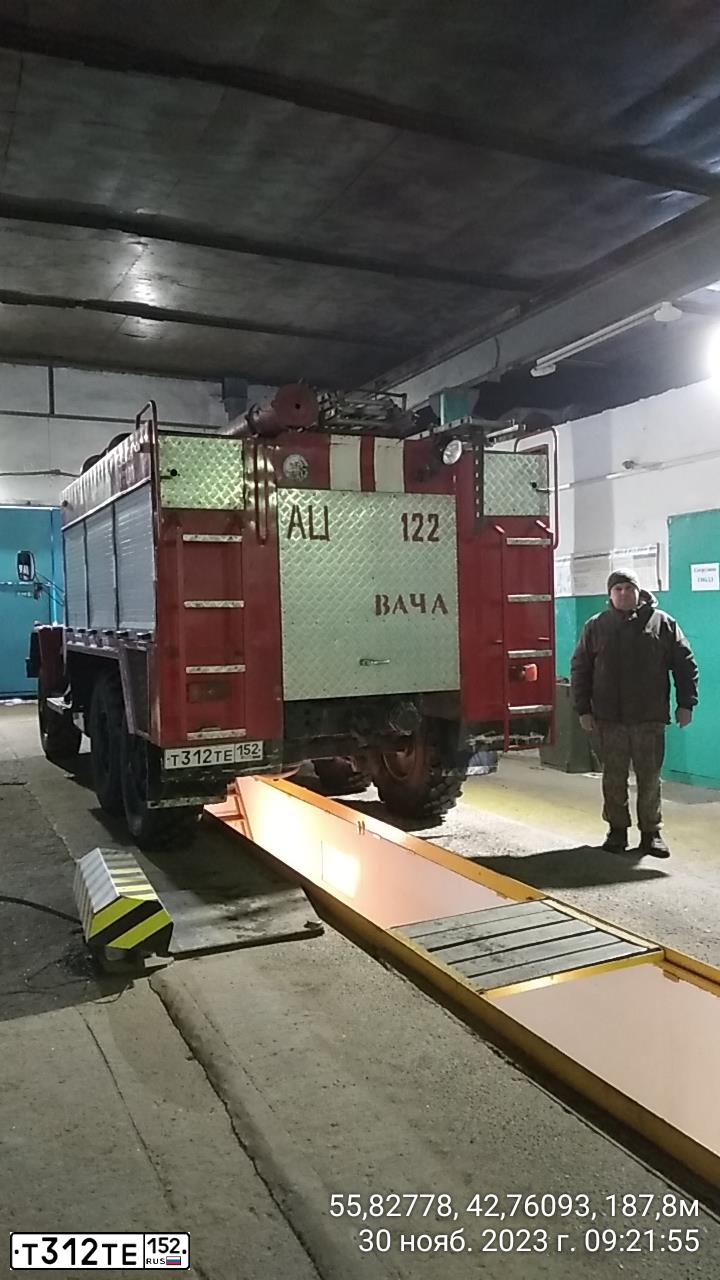 Фото автомобиля ZIL 433442 /6X6/ CHASSIS, 2003 — госномер С453СС52. Цвет: ЦВ СХ А11 ПО ГОСТ Р 50574-2019