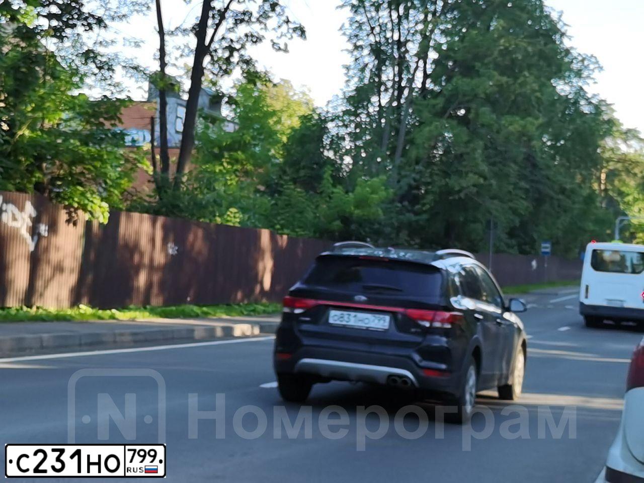 Фото автомобиля MERCEDES C-KLASSE, 2018 — госномер С231НО799. Цвет: ЧЕРНЫЙ