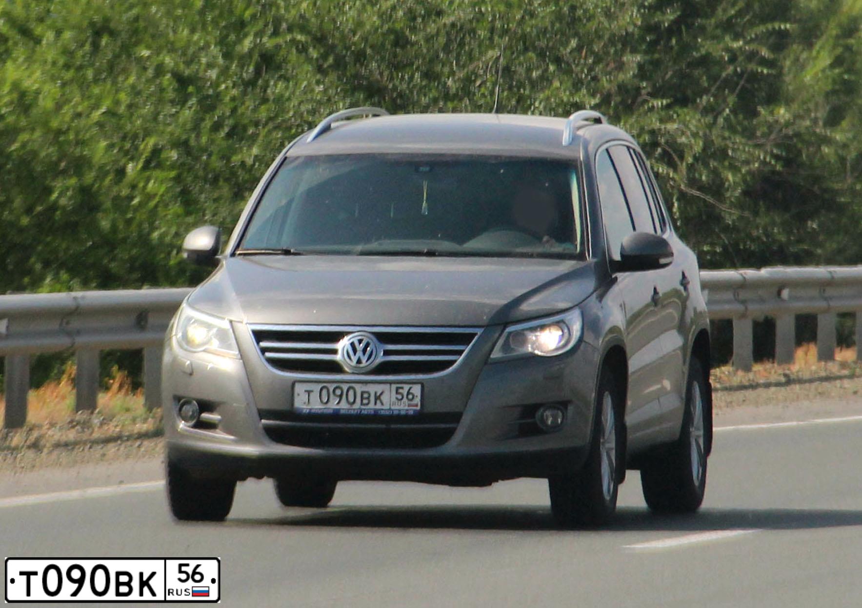 Фото автомобиля VOLKSWAGEN TIGUAN, 2009 — госномер Е744ТВ156. Цвет: Серый