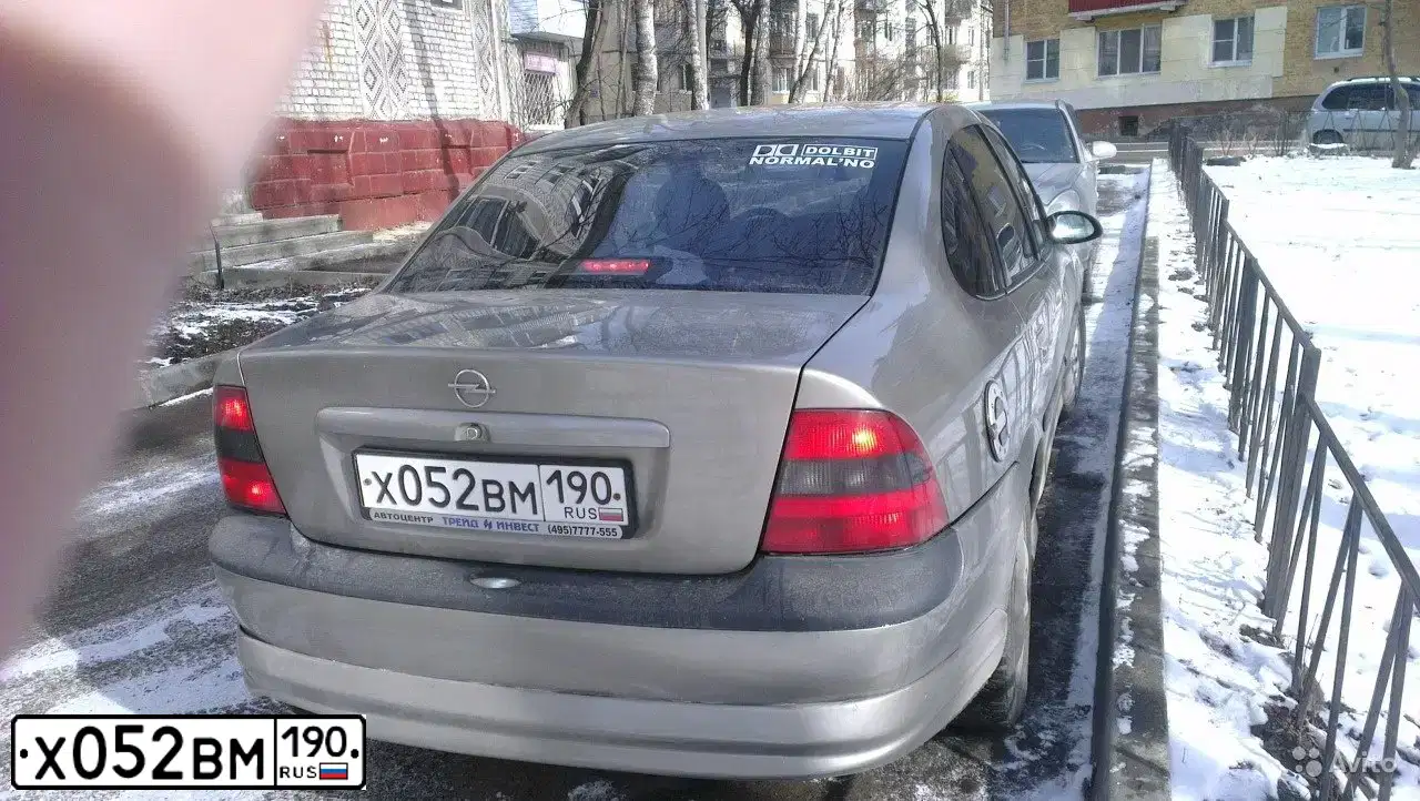 Фото автомобиля OPEL VECTRA, 1997 — госномер О061ВР126. Цвет: СЕРЫЙ