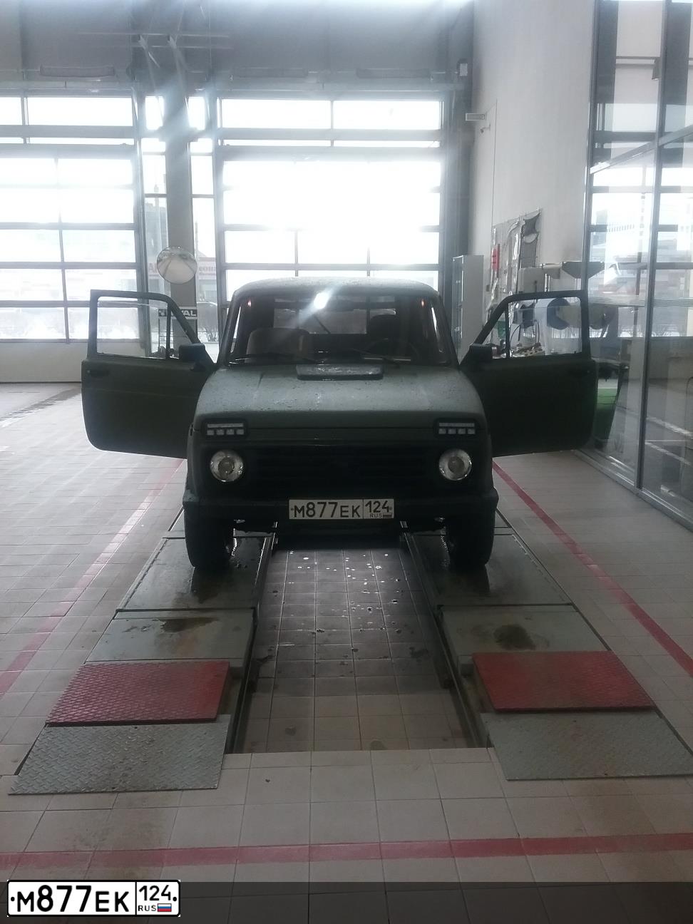 Фото автомобиля LADA PRIORA, 2009 — госномер Т187УК124