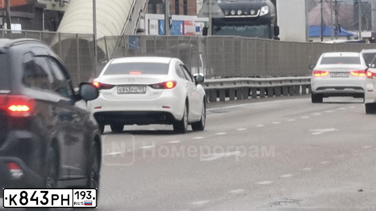 Фото автомобиля MAZDA 3, 2012 — госномер К843РН193. Цвет: Белый