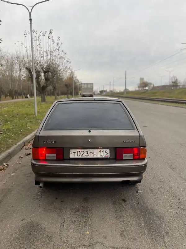 Фото автомобиля LADA 2114 SAMARA, 2013 — госномер Р954СУ716. Цвет: Золотисто-коричневый