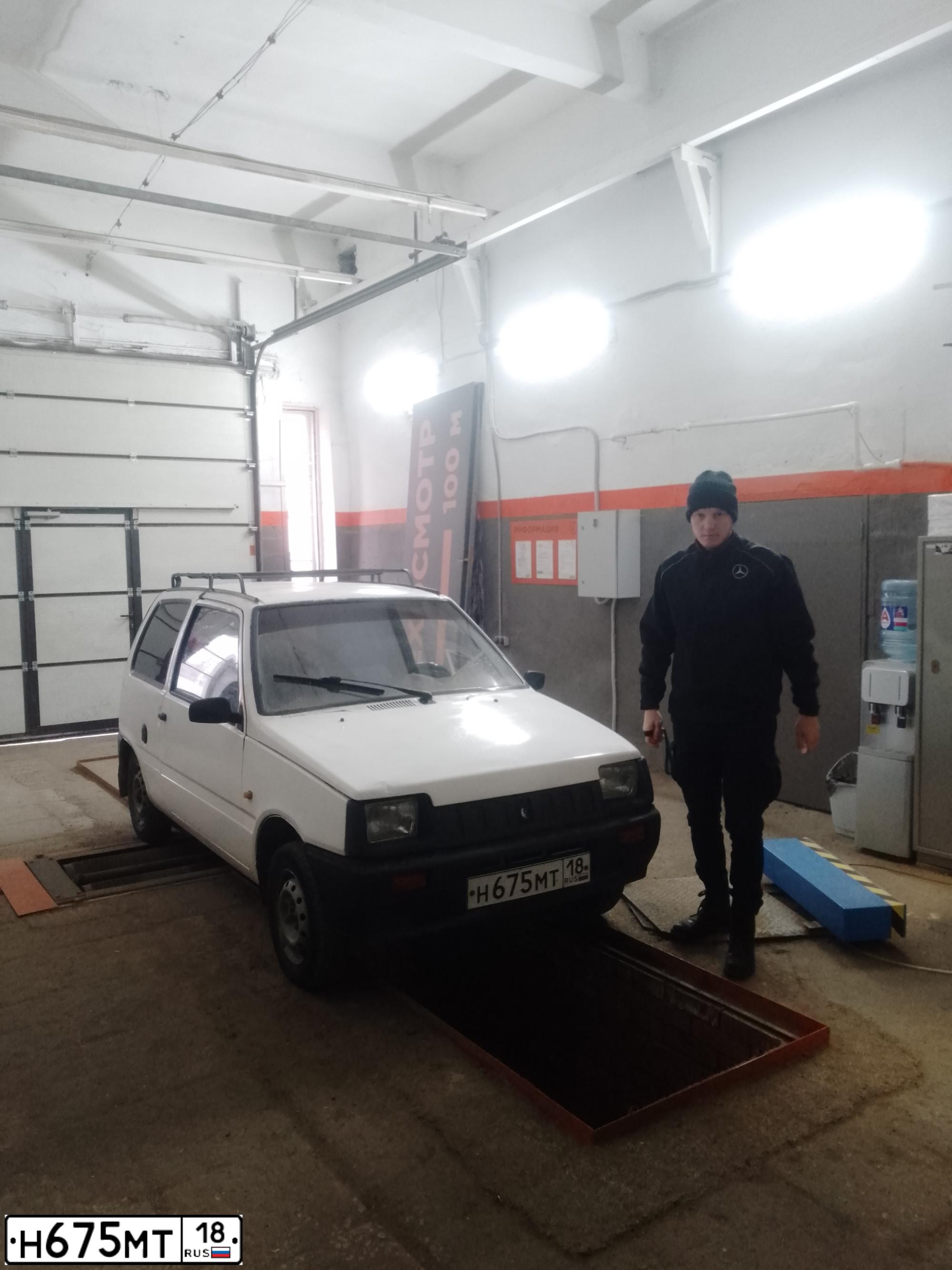 Фото автомобиля SEAZ OKA, 2003 — госномер Е124СУ18. Цвет: Белый