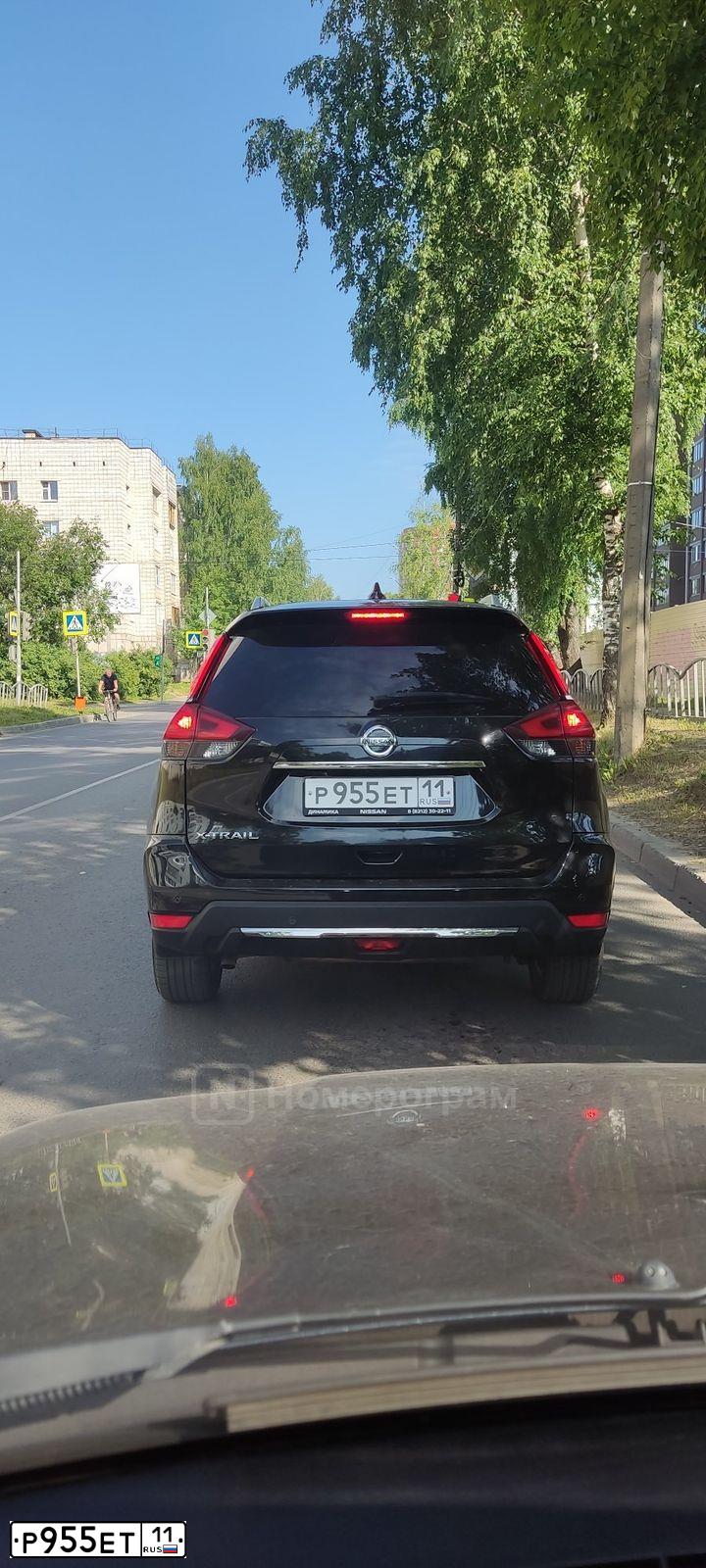 Фото автомобиля NISSAN X-TRAIL, 2018 — госномер О222ВР11. Цвет: ЧЕРНЫЙ