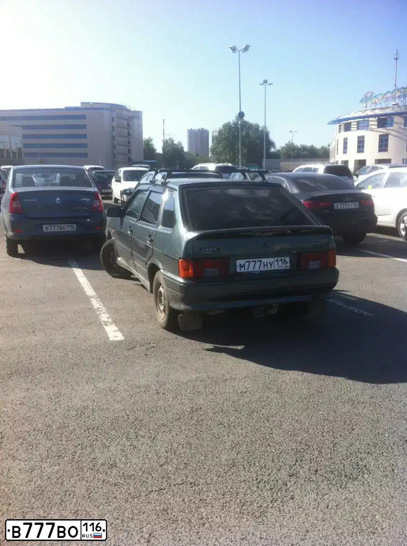 Фото автомобиля RENAULT T LOGAN, 2010 — госномер А575РХ116. Цвет: синий