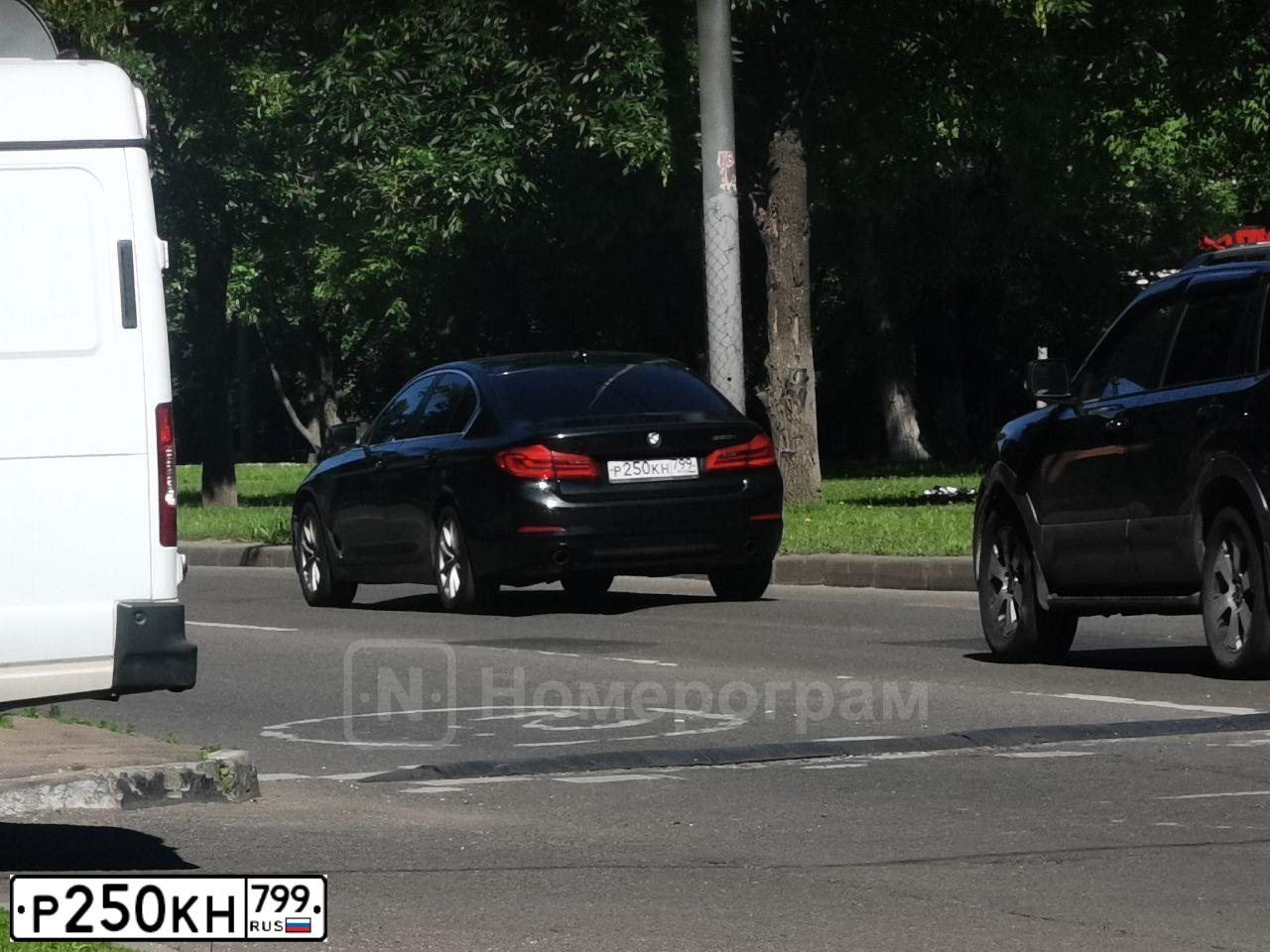 Фото автомобиля BMW SERIE 5, 2018 — госномер У260УЕ62. Цвет: ЧЕРНЫЙ