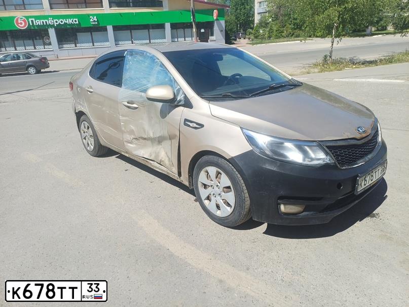 Фото автомобиля KIA RIO, 2015 — госномер К678ТТ33. Цвет: БЕЖЕВЫЙ