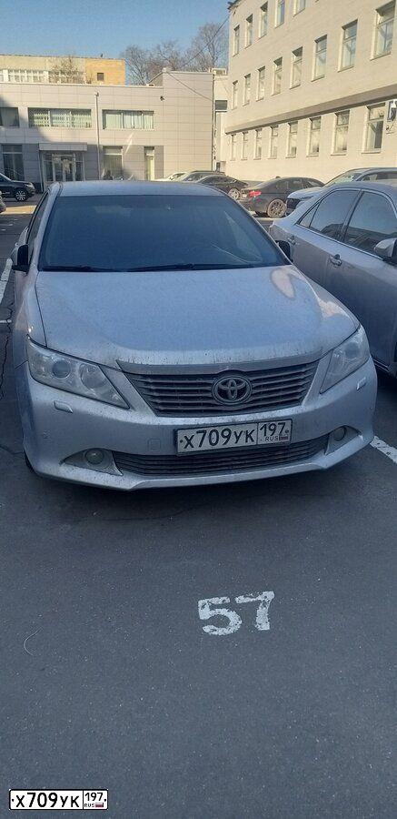 Фото автомобиля TOYOTA CAMRY, 2012 — госномер О482СН71. Цвет: СЕРЕБРИСТЫЙ МЕТАЛЛ