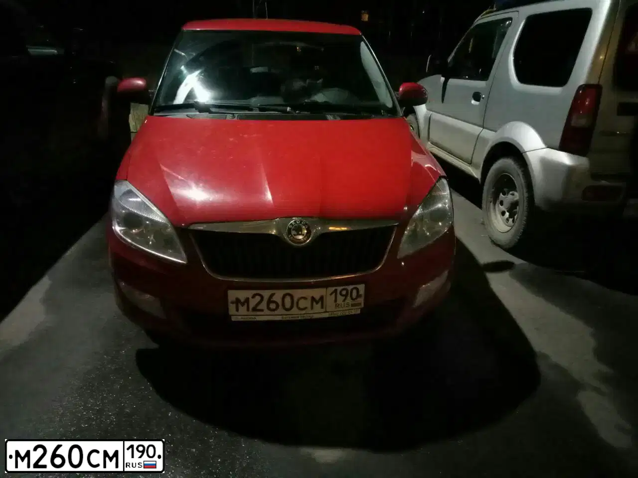 Фото автомобиля SKODA FABIA, 2011 — госномер М260СМ190. Цвет: КРАСНЫЙ
