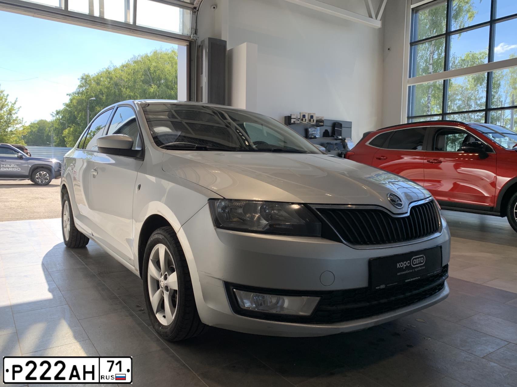Фото автомобиля LADA 2112, 2006 — госномер Р519РХ71. Цвет: СВЕТЛО-СЕРЕБРИСТЫЙ МЕТАЛЛ