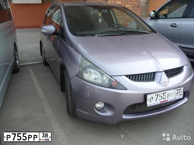 Фото автомобиля MITSUBISHI GRANDIS, 2004 — госномер О508МК125. Цвет: ФИОЛЕТОВЫЙ